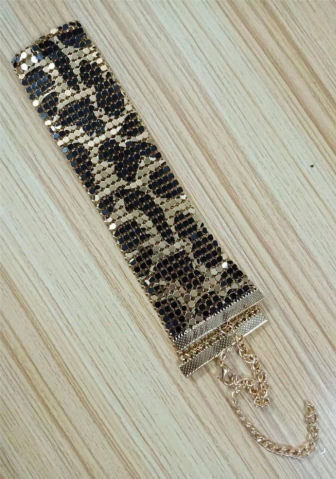 (Leopard)2023 Styles Women Sexy&Fashion Autumn/Winter TikTok&Instagram Styles Sequins Necklace