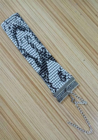 (Leopard)2023 Styles Women Sexy&Fashion Autumn/Winter TikTok&Instagram Styles Sequins Necklace