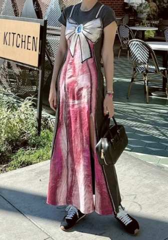 (Real Image)2024 Styles Women Fashion Pink Dress with Floral Print, Round Neck, Pearl Bead Chain and Side Split Maxi Dress